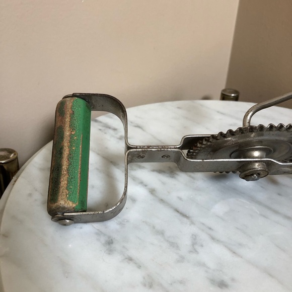 Vintage A&J USA Egg Beater Wooden Handles, Chipped Paint, Farmhouse Kitchen - Picture 5 of 6